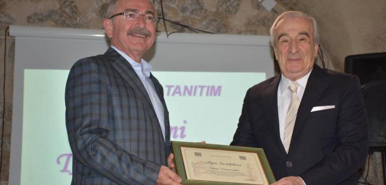 Mardin Tanıtım Ödülü Sayın Fehmi TAHİNCİOĞLU'na verildi.